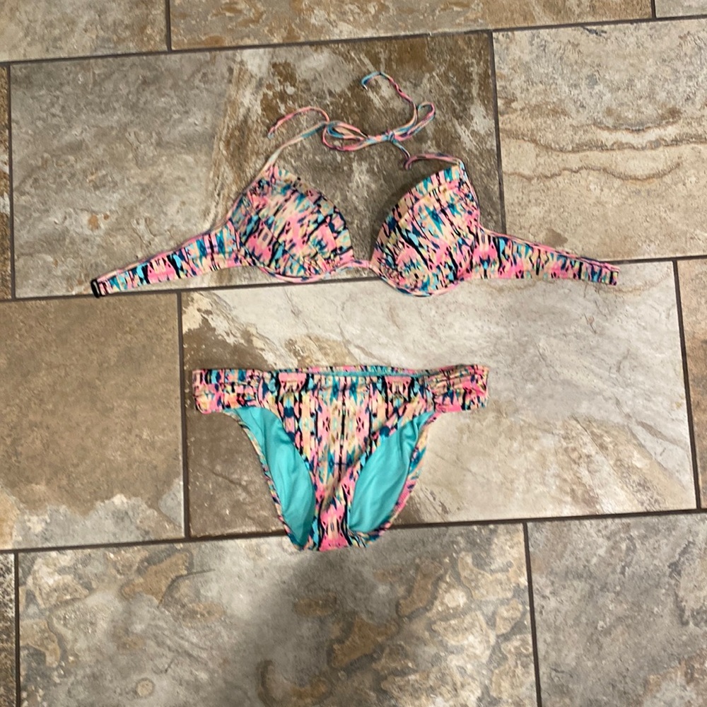 Shade & Shore bikini set!